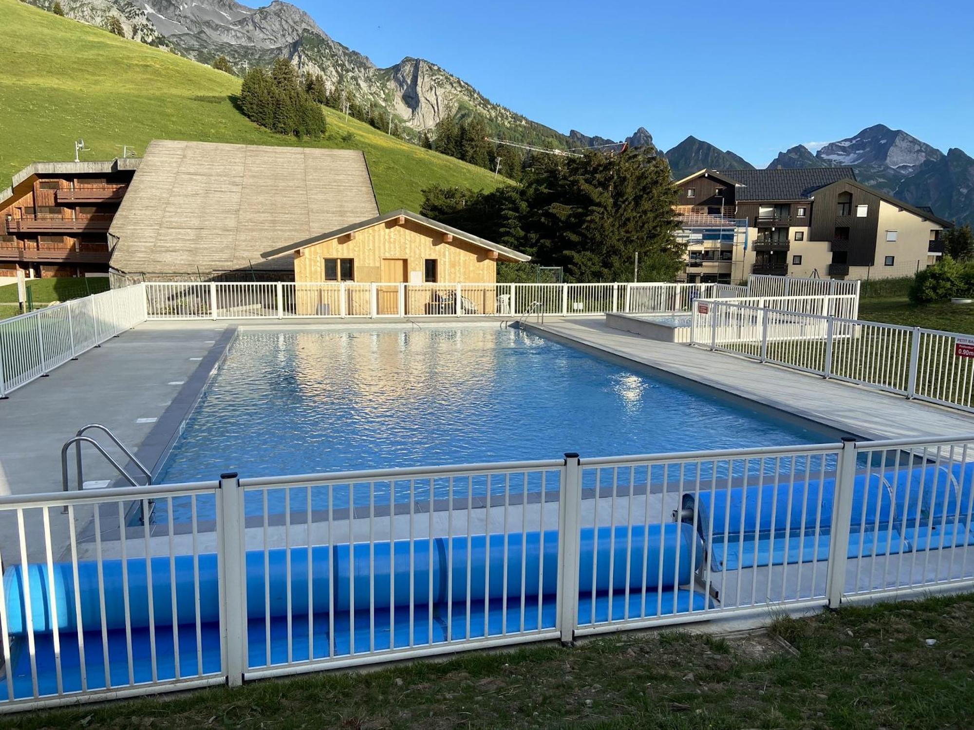 Cosy A Avec Piscine Partagee - 50 M² Manigod